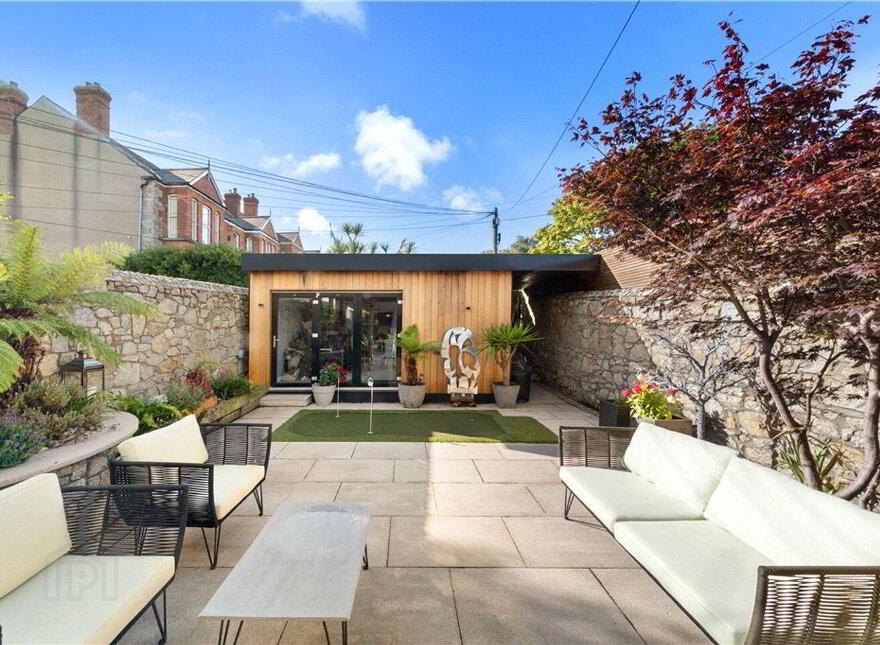 1 Eaton Place, Monkstown, A94D893