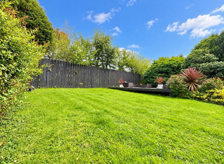 12 Red Fort Park, Carrickfergus, BT38 9EW
