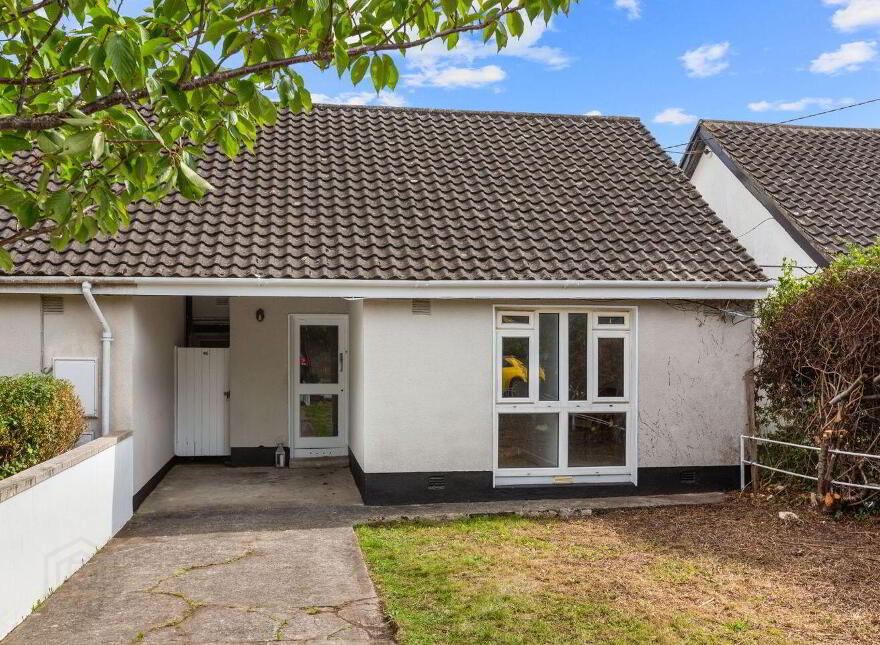 46 Sweet Briar Lane, Kilmacud, D14F688 photo