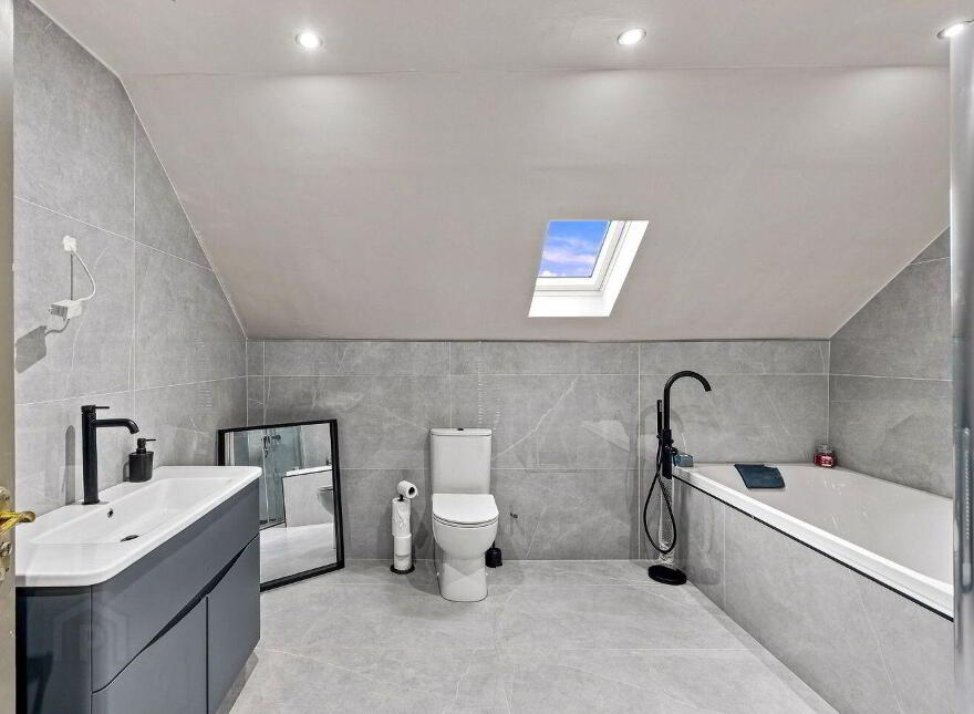 Mountain Light, Ballinlug West, Killanne, Y21K6YX