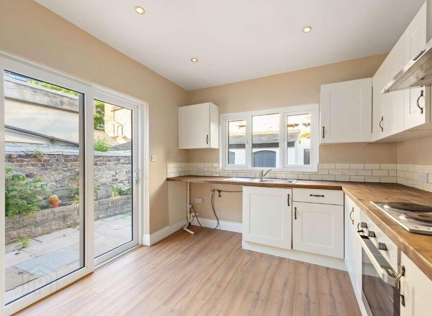 7 Albert Court East, Grand Canal Dock, D02PP46