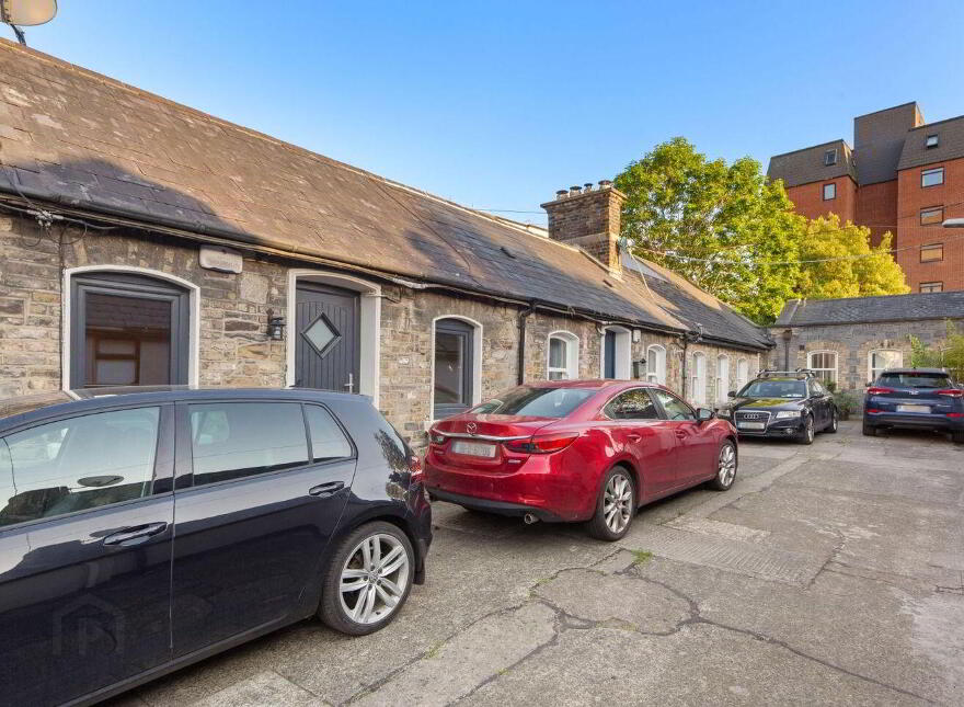 7 Albert Court East, Grand Canal Dock, D02PP46