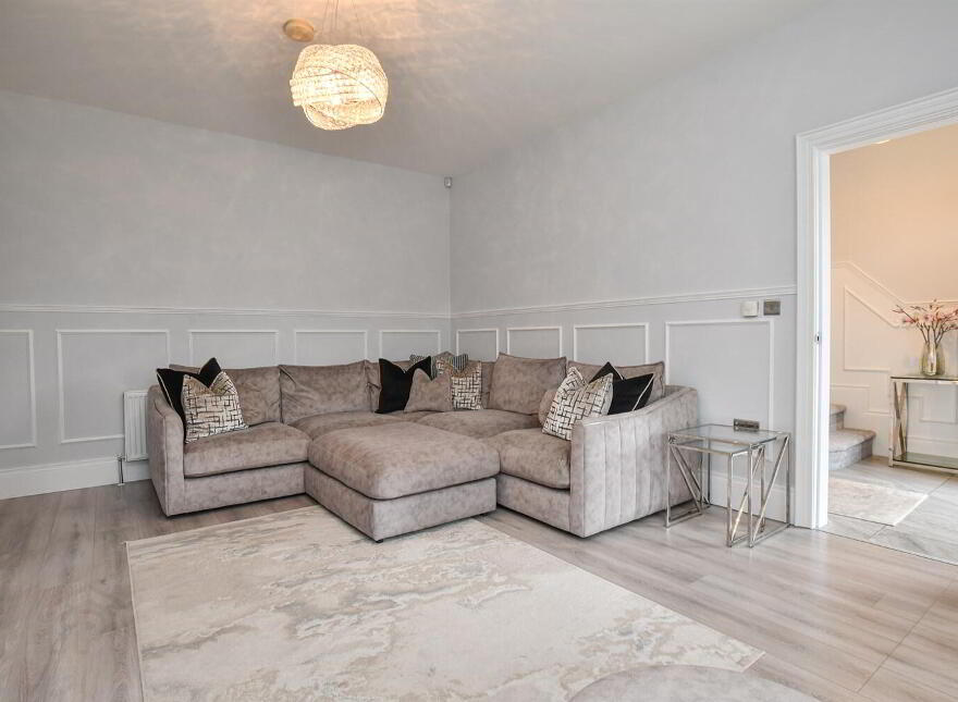 21 Donegall Park Gardens, Belfast, BT15 5EU