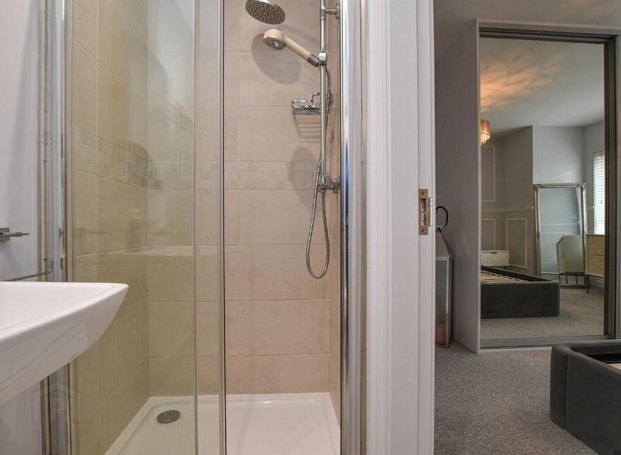 21 Donegall Park Gardens, Belfast, BT15 5EU