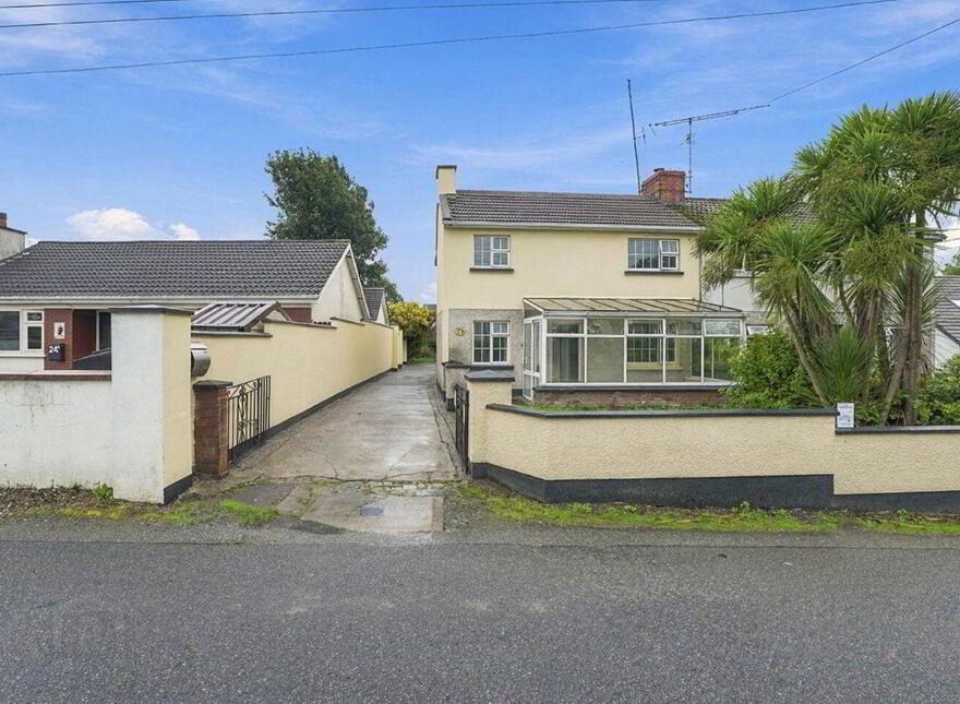 24 Garden City, Gorey, Y25XF59 photo