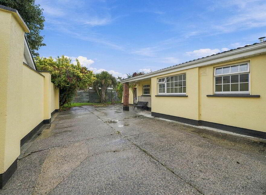 24 Garden City, Gorey, Y25XF59