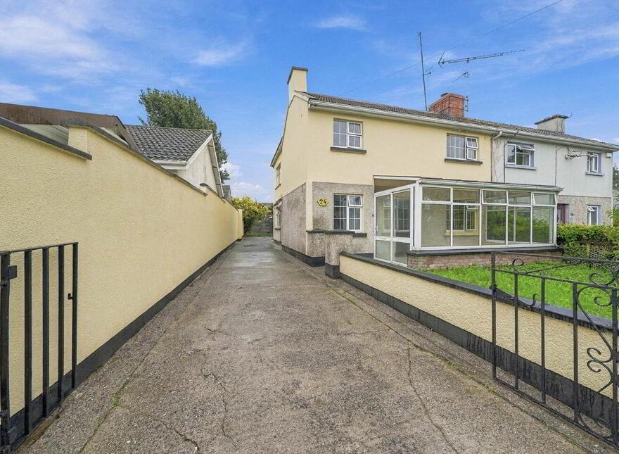 24 Garden City, Gorey, Y25XF59