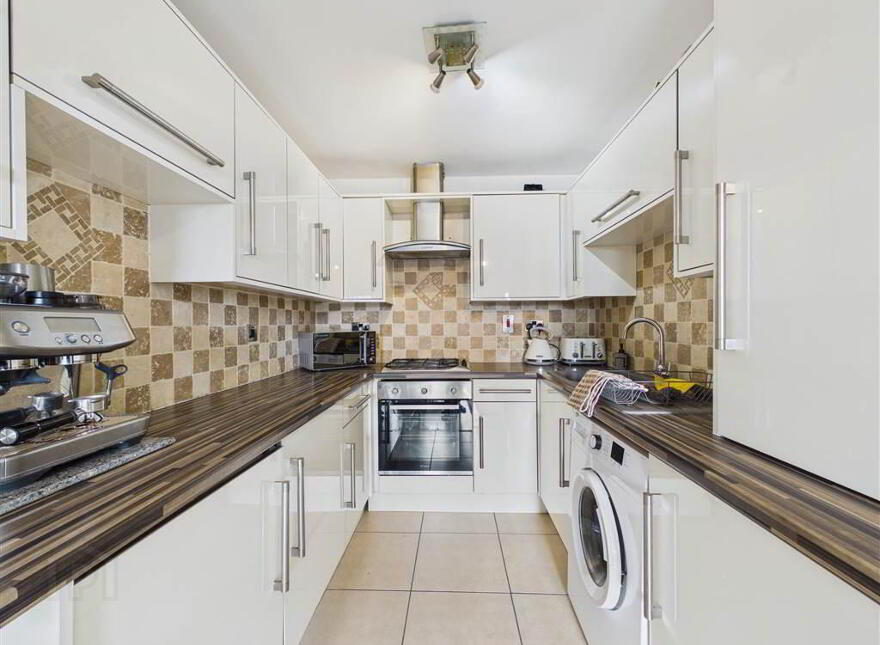 Apt 17 Casement Manor, 91-93 Andersonstown Road, Belfast, BT11 9BS