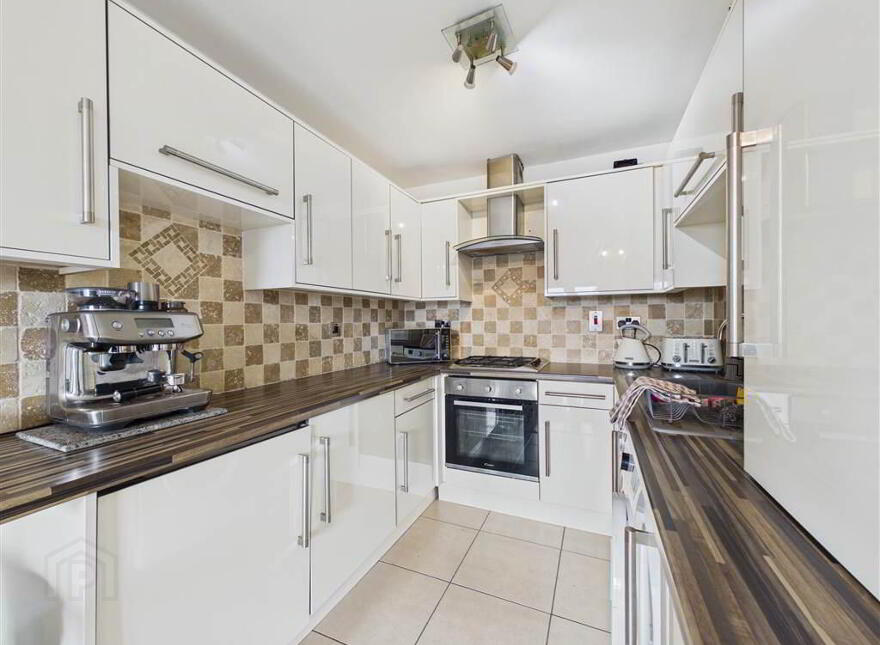 Apt 17 Casement Manor, 91-93 Andersonstown Road, Belfast, BT11 9BS
