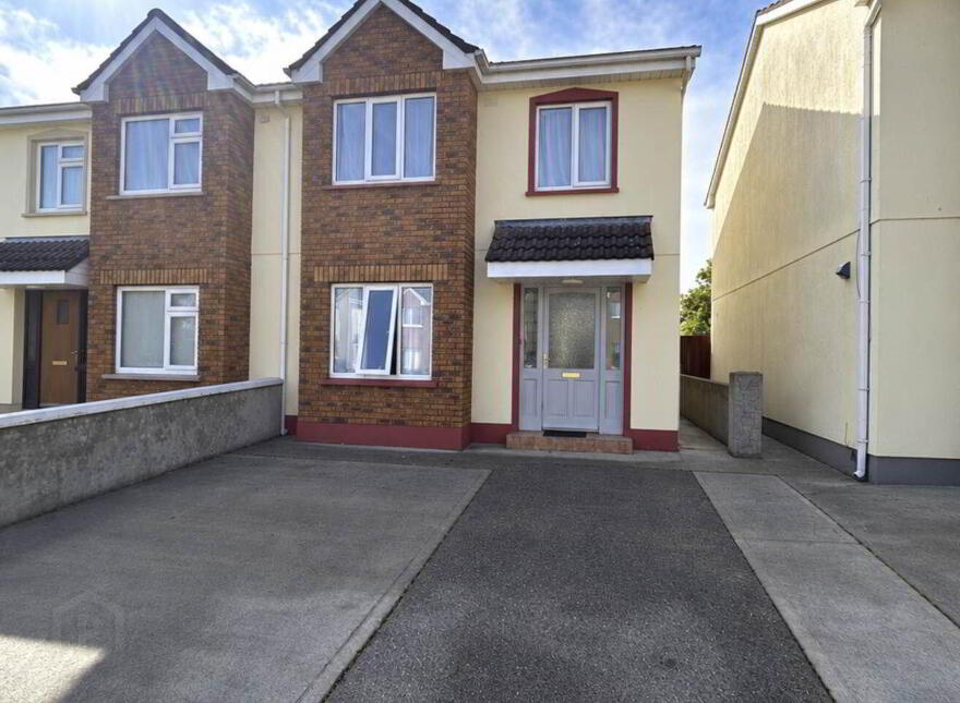 8 Drumbiggle Drive, Ennis, V95NHP5 photo