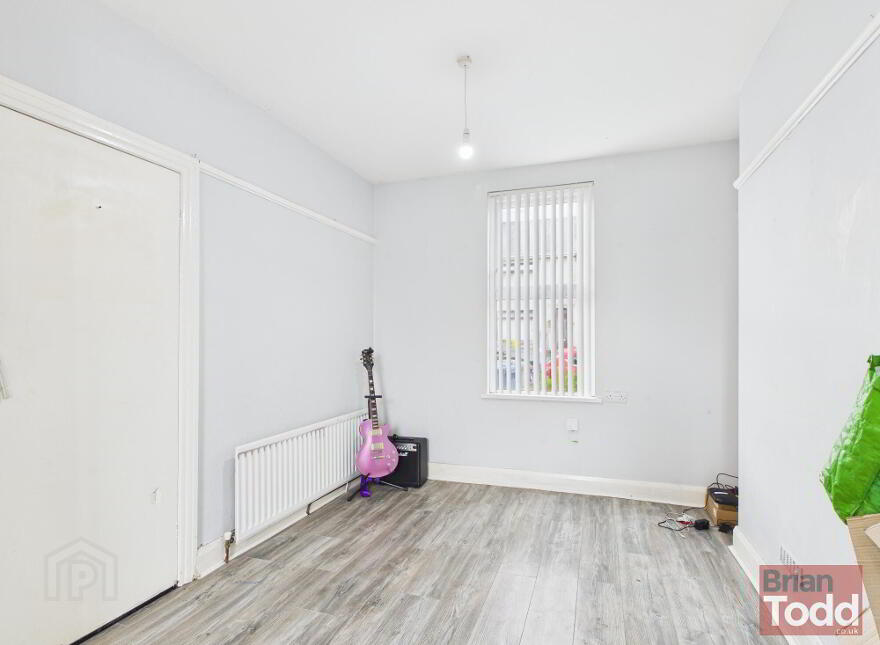 55 Laharna Avenue, Larne, BT40 1NF
