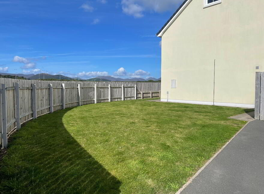 25 Larkmount, Dunavil, Kilkeel, BT34 4WT