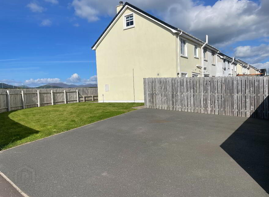 25 Larkmount, Dunavil, Kilkeel, BT34 4WT