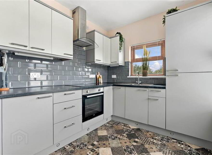 15 Rosspark, Ballymena, BT42 2JZ