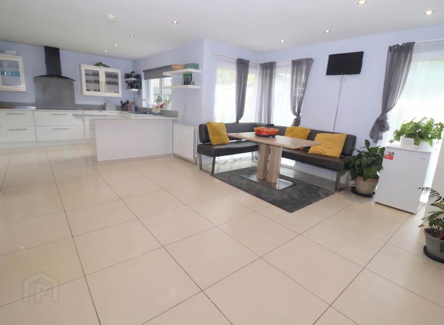 424 Belfast Road, Bangor, BT19 1UE