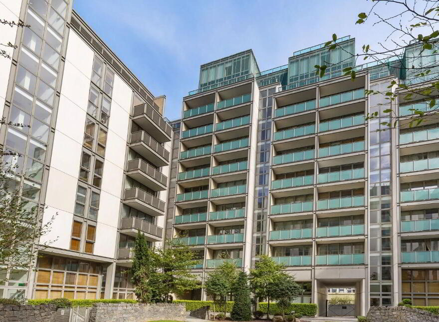 17 Pakenham House, Spencer Dock, Dublin 1, D01XW54