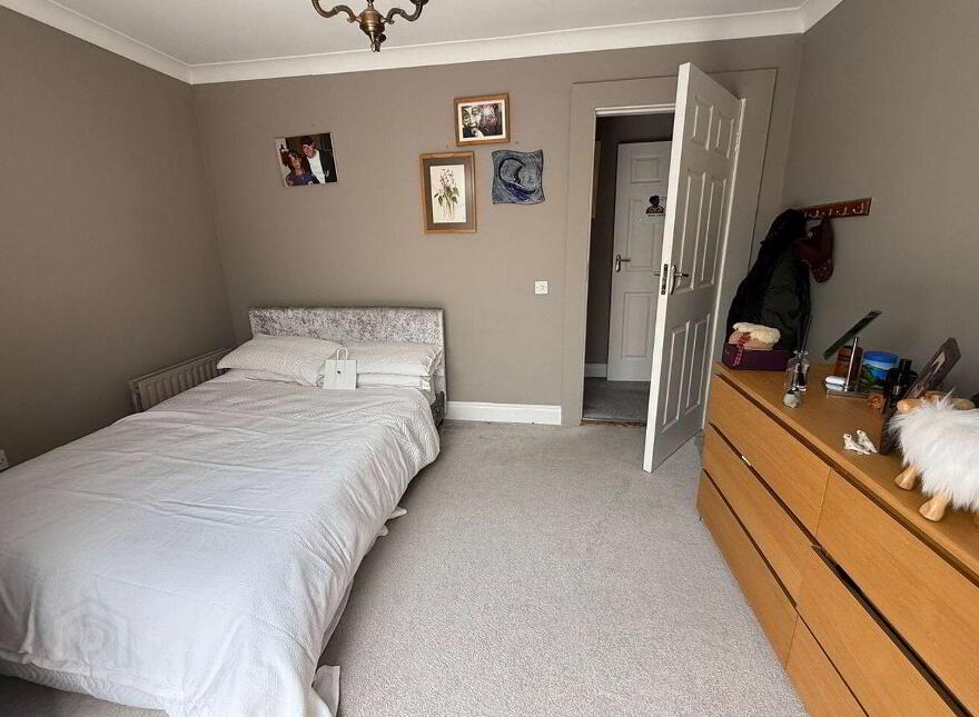 Wylde, Summercove, Kinsale, P17T998