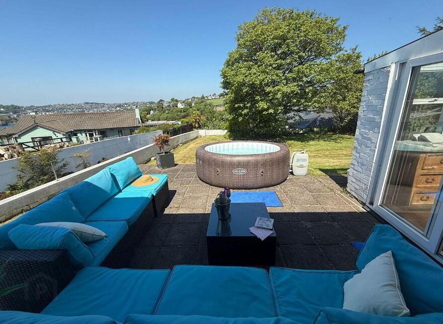 Wylde, Summercove, Kinsale, P17T998