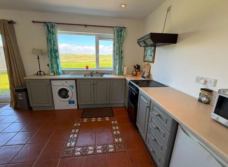 Lispatrick Lower, Old Head, Garrettstown, P17CV97