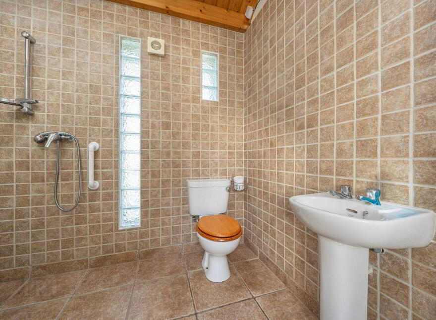 Cliffs Landing, Kinure, Oysterhaven, Kinsale, P17FC55