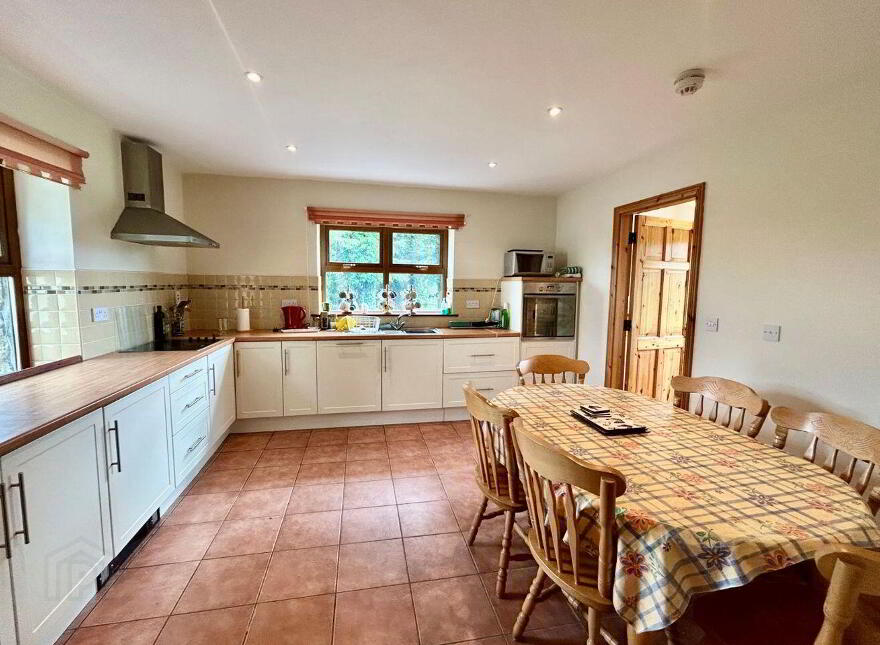 Tawnagh More, Mohill, N41FP79