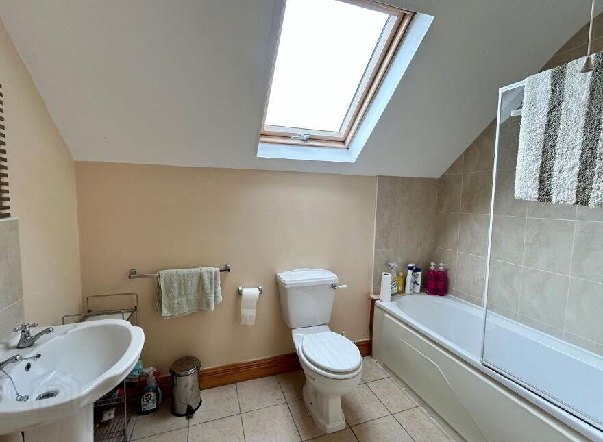 Tawnagh More, Mohill, N41FP79