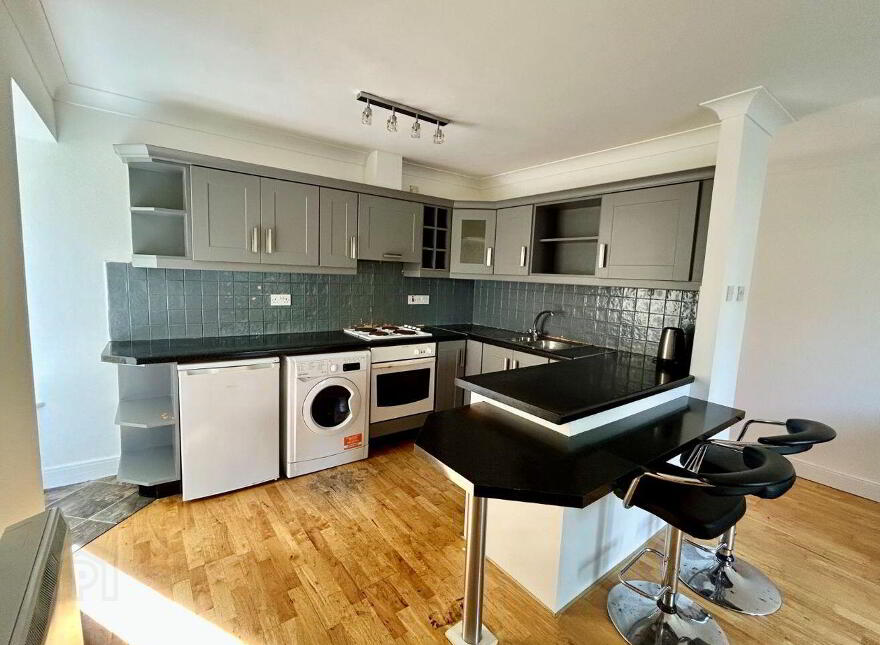 Apartment 4 Corry, Shannon Court, Carrick-On-Shannon, N41Y578
