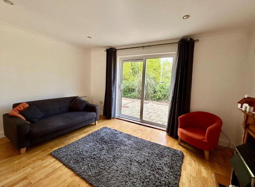 Apartment 4 Corry, Shannon Court, Carrick-On-Shannon, N41Y578
