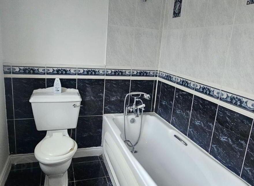 1 Spring Field, Castlerea, F45TF97
