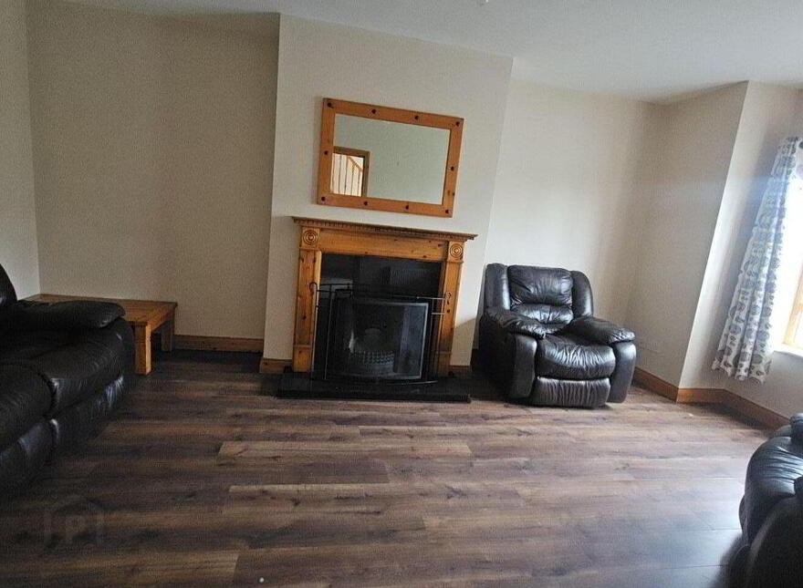 31 Woodstream, Castlerea, F45YK58