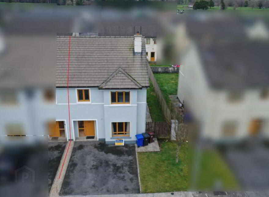 31 Woodstream, Castlerea, F45YK58