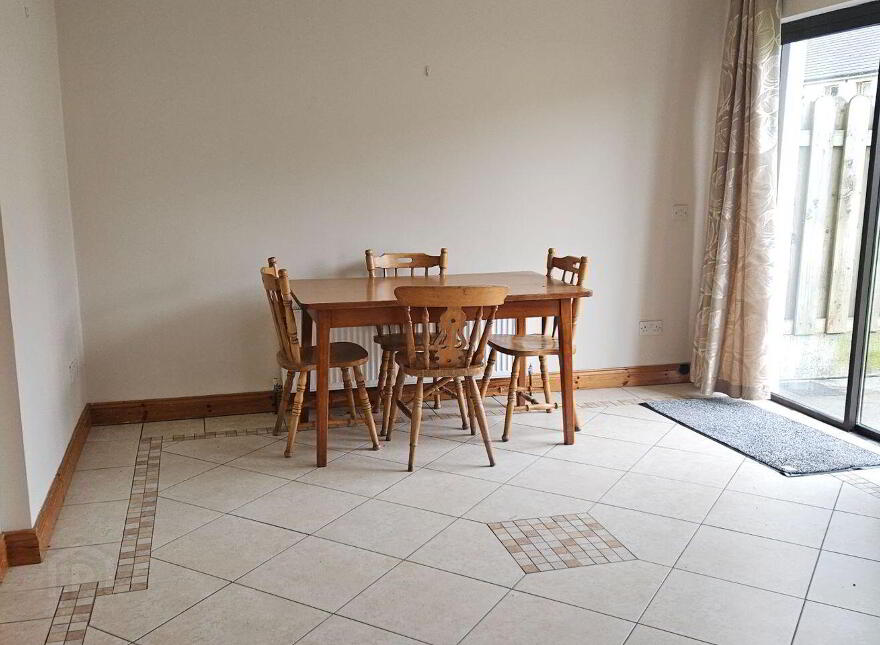 31 Woodstream, Castlerea, F45YK58