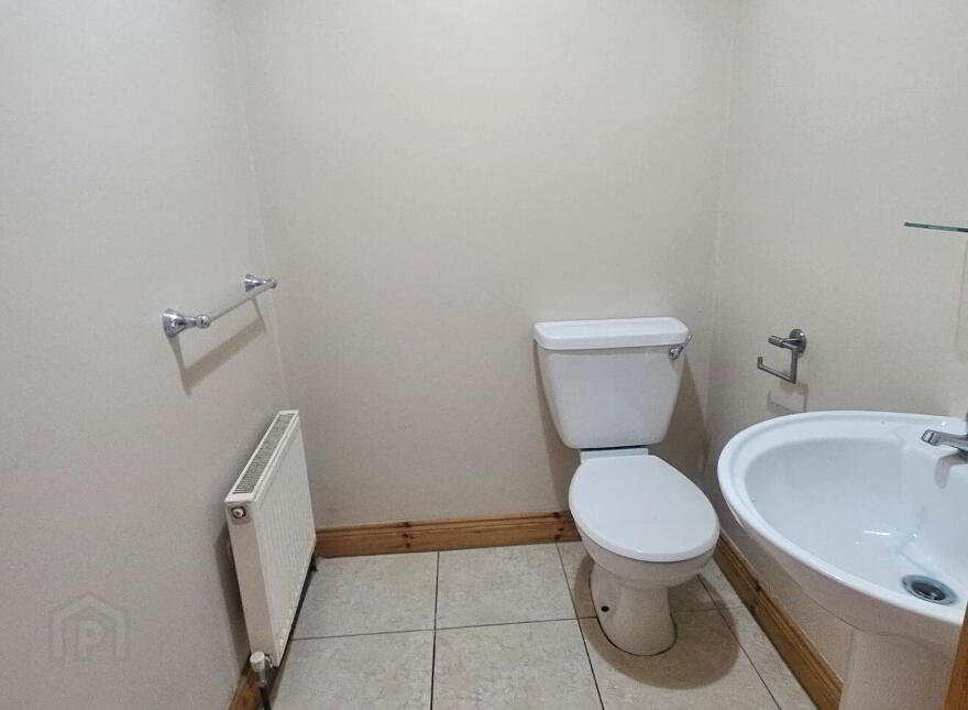 31 Woodstream, Castlerea, F45YK58