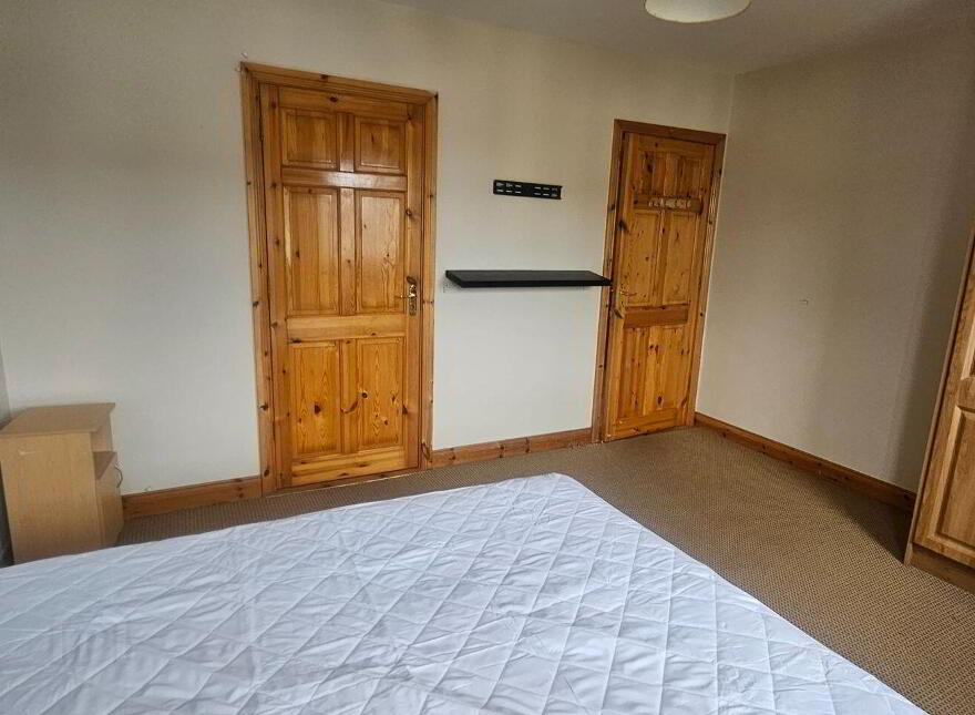 31 Woodstream, Castlerea, F45YK58