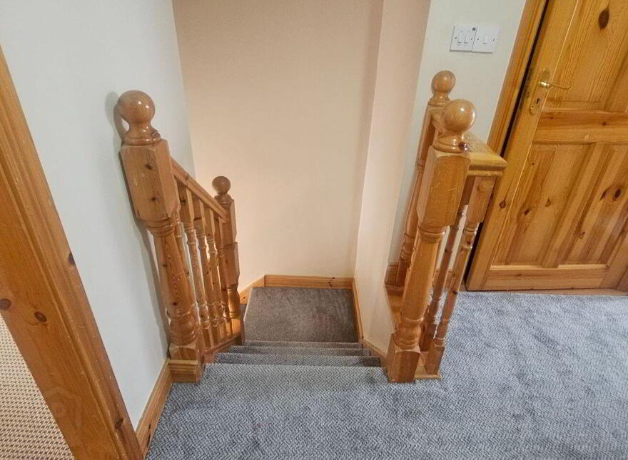 31 Woodstream, Castlerea, F45YK58
