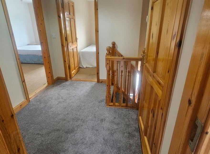 31 Woodstream, Castlerea, F45YK58