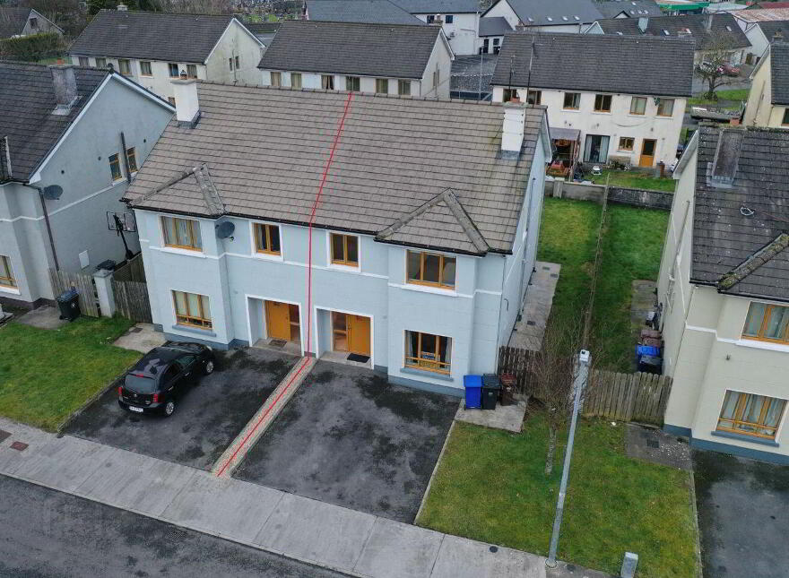 31 Woodstream, Castlerea, F45YK58