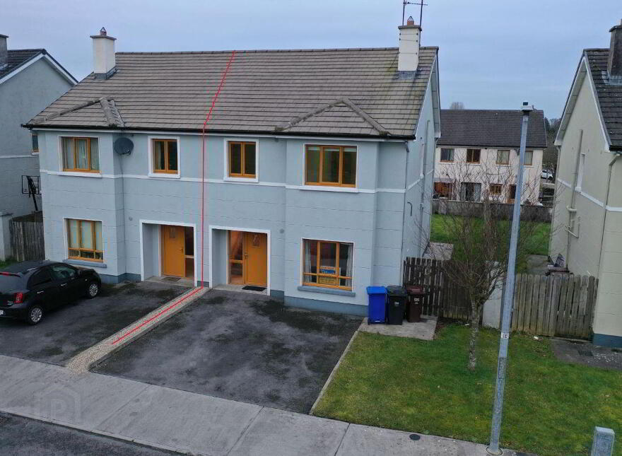 31 Woodstream, Castlerea, F45YK58