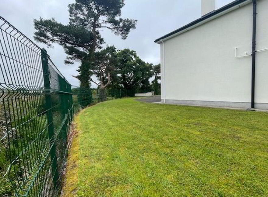 46 Kilkeevan Park, Castlerea, F45K268