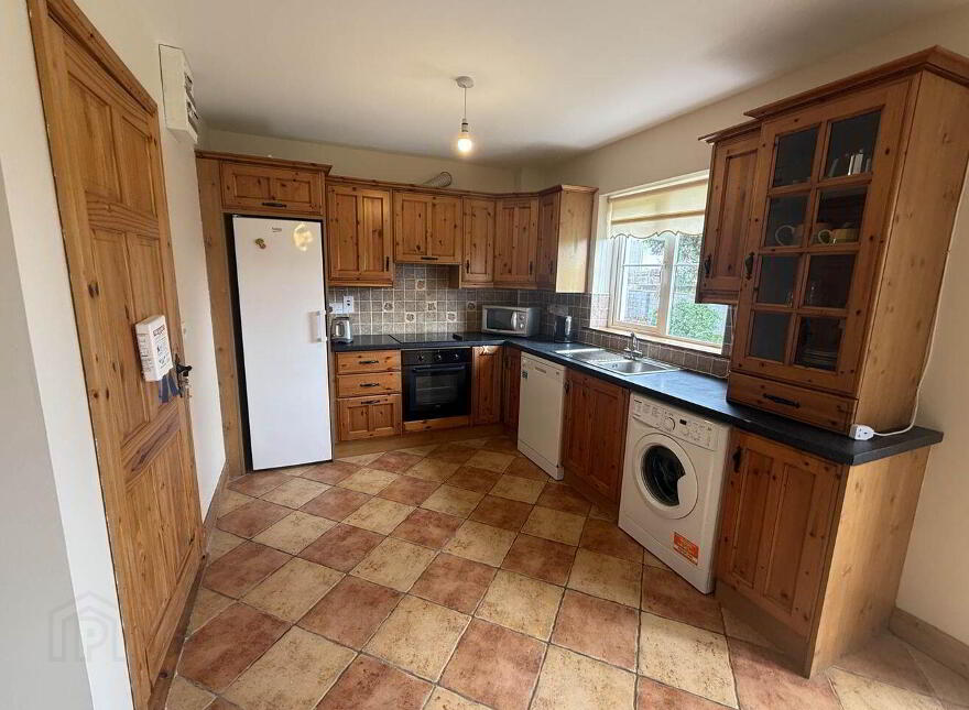 11 Woodfield Green, Newcastle West, V42WK80