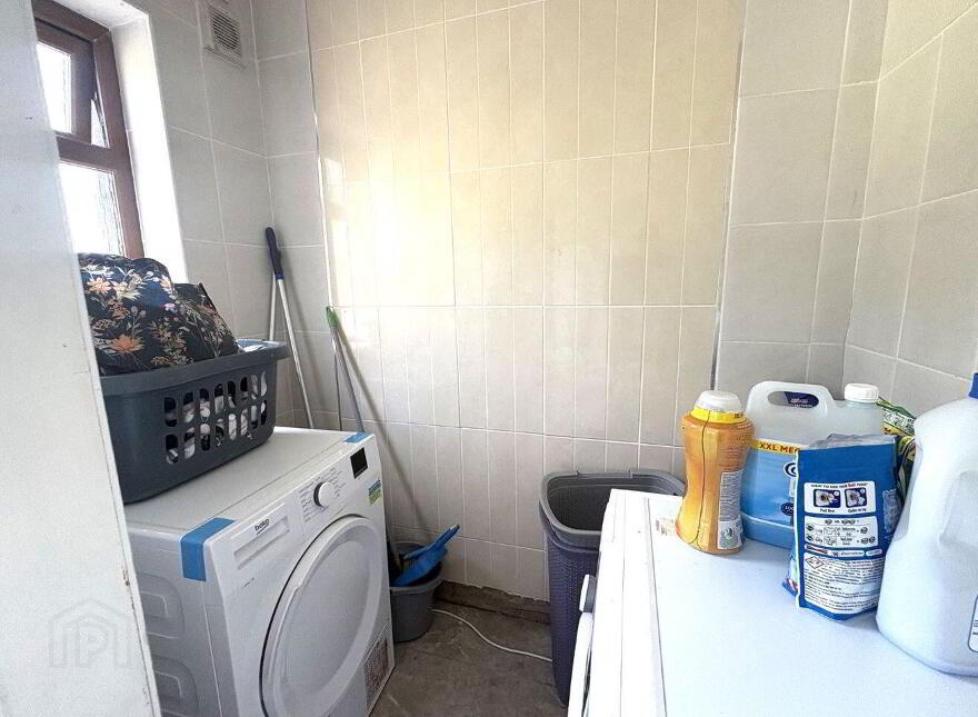 Tully Hall, Tully, Longford Town, N39VR70