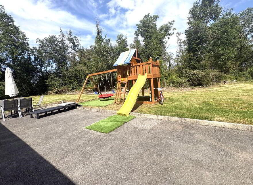 Tully Hall, Tully, Longford Town, N39VR70