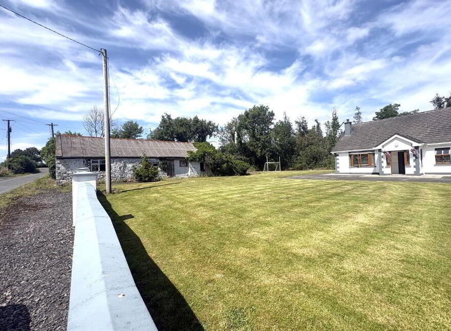 Tully Hall, Tully, Longford Town, N39VR70