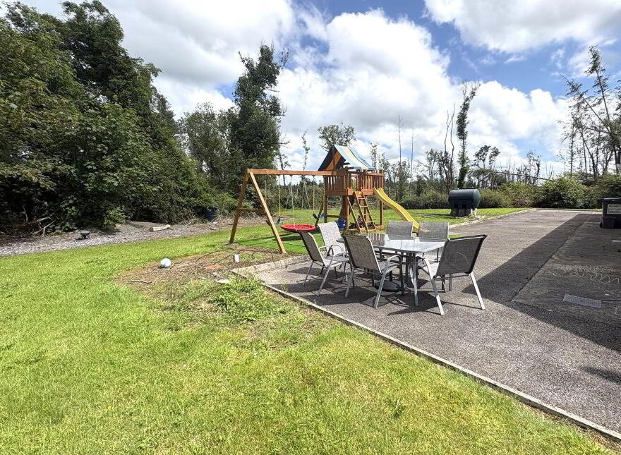 Tully Hall, Tully, Longford Town, N39VR70