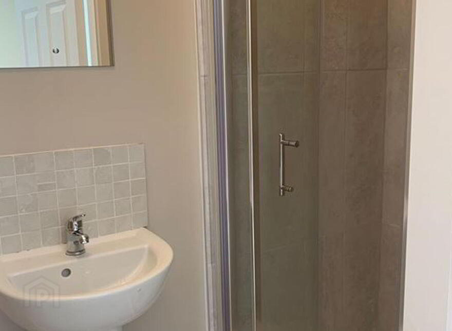 Moore Street, Loughrea, H62V489
