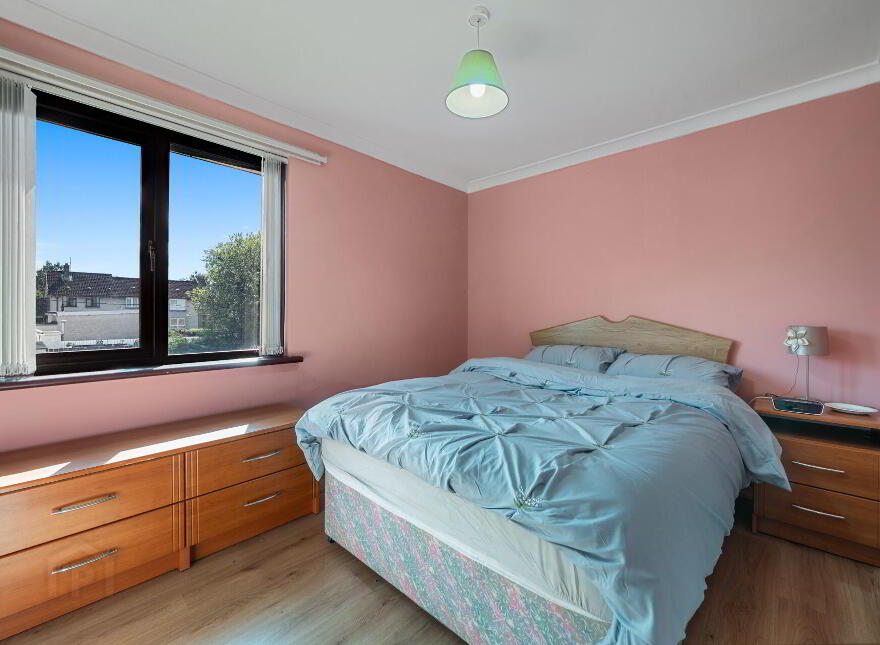 17b Parkview, Low Road, Lisburn, BT27 4XY