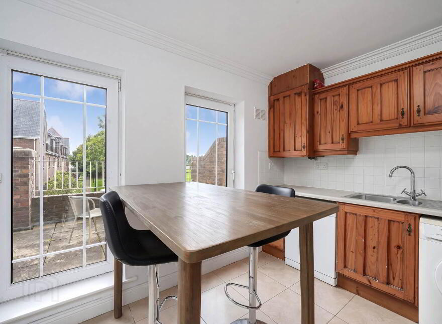 66 Radcliffe Hall, Saint John`s Road, Sandymount, Dublin, D04W2V4