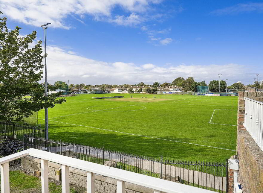 66 Radcliffe Hall, Saint John`s Road, Sandymount, Dublin, D04W2V4