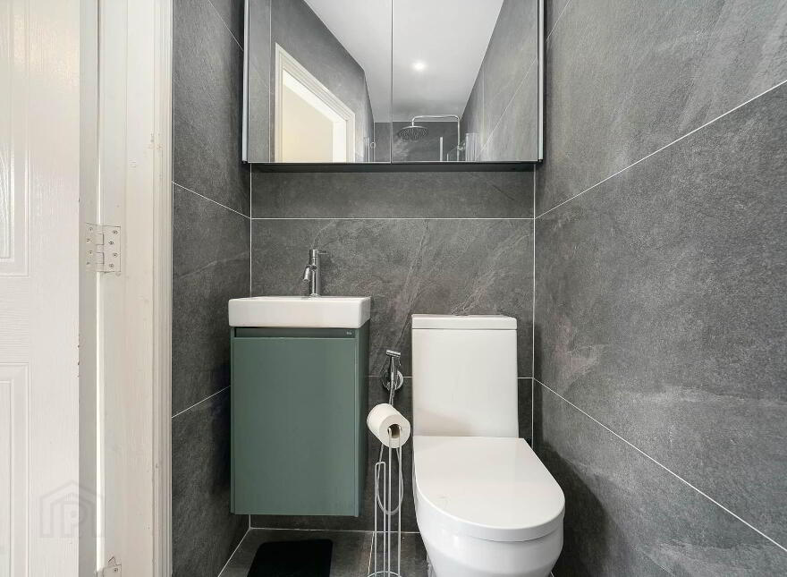 66 Radcliffe Hall, Saint John`s Road, Sandymount, Dublin, D04W2V4