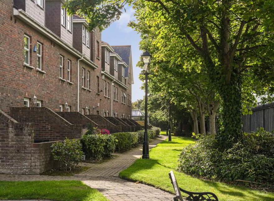 66 Radcliffe Hall, Saint John`s Road, Sandymount, Dublin, D04W2V4